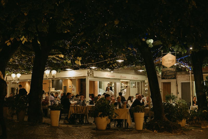 Davanni's restaurant interior in Minneapolis