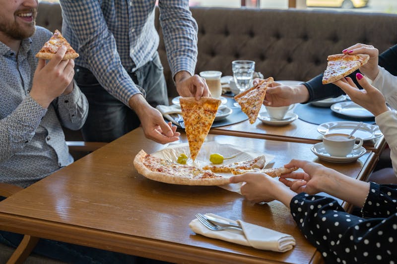 Davanni's employee in uniform